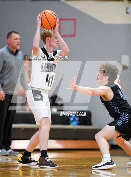 Thumbnail 2 in Oak Grove @ Ledford photogallery.