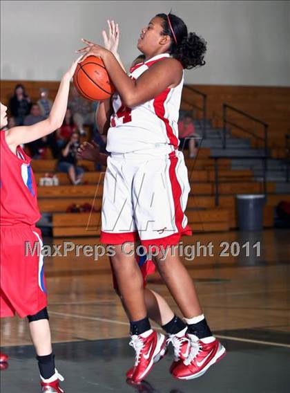 Thumbnail 1 in Ray vs. Tomball (McDonalds Texas Invitational) photogallery.
