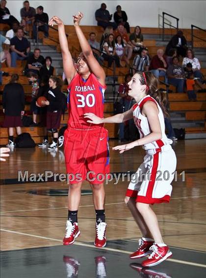 Thumbnail 2 in Ray vs. Tomball (McDonalds Texas Invitational) photogallery.