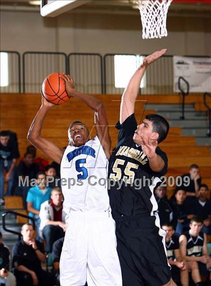 Thumbnail 2 in Pasadena Memorial vs. Westside (McDonalds Texas Invitational) photogallery.