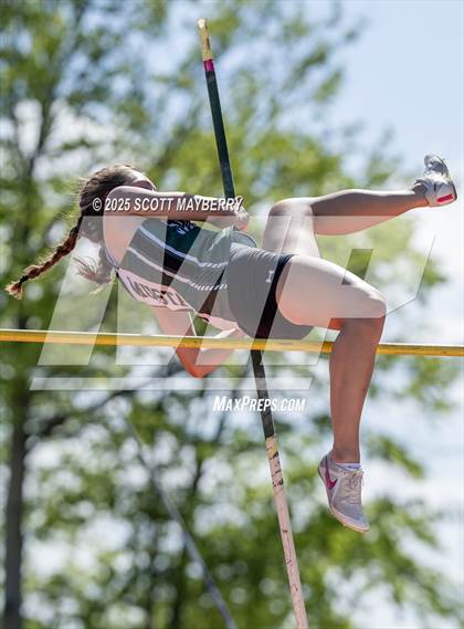 Thumbnail 2 in GCC Track & Field Championships (Day 2) photogallery.