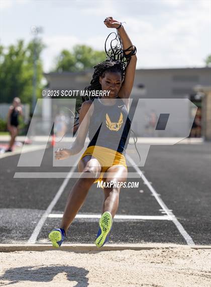 Thumbnail 3 in GCC Track & Field Championships (Day 2) photogallery.