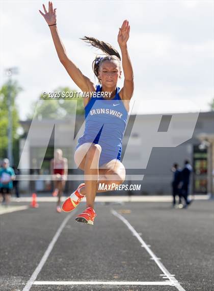 Thumbnail 3 in GCC Track & Field Championships (Day 2) photogallery.