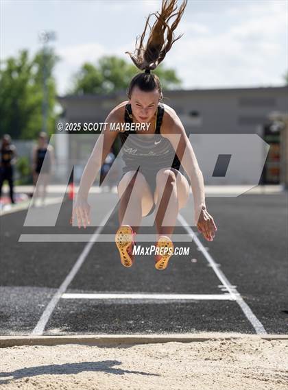 Thumbnail 1 in GCC Track & Field Championships (Day 2) photogallery.
