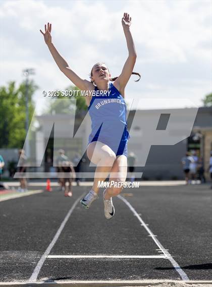 Thumbnail 2 in GCC Track & Field Championships (Day 2) photogallery.