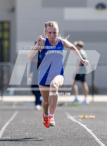 Thumbnail 1 in GCC Track & Field Championships (Day 2) photogallery.
