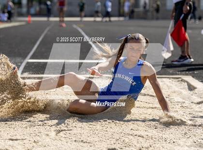 Thumbnail 1 in GCC Track & Field Championships (Day 2) photogallery.