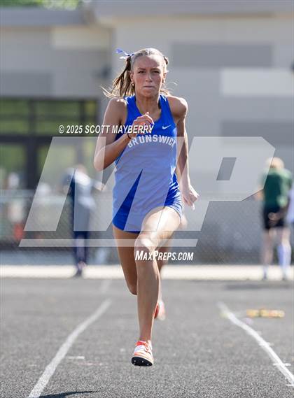 Thumbnail 1 in GCC Track & Field Championships (Day 2) photogallery.