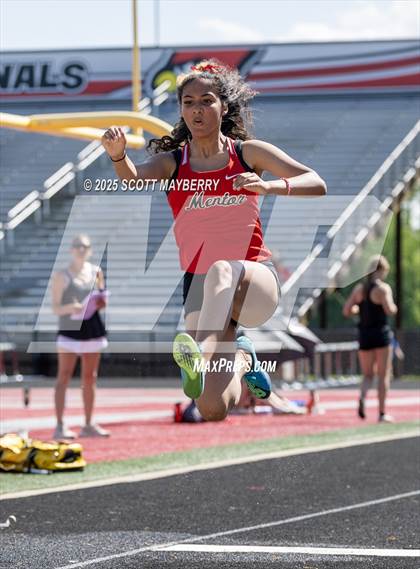 Thumbnail 1 in GCC Track & Field Championships (Day 2) photogallery.