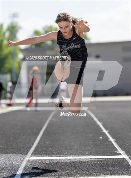 Thumbnail 2 in GCC Track & Field Championships (Day 2) photogallery.