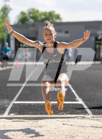 Thumbnail 3 in GCC Track & Field Championships (Day 2) photogallery.