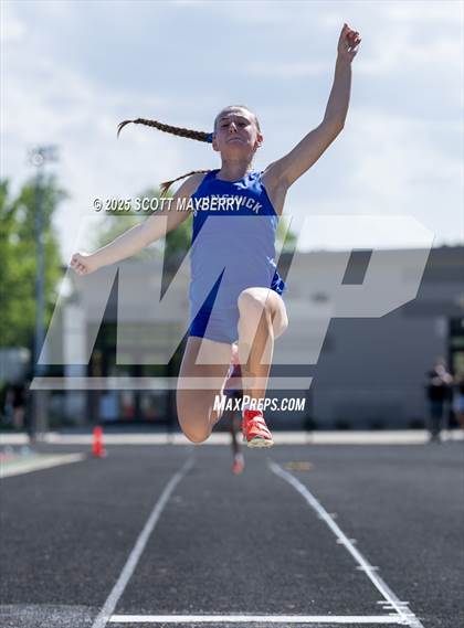Thumbnail 3 in GCC Track & Field Championships (Day 2) photogallery.