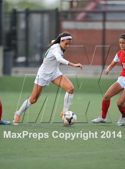 Thumbnail 2 in Mountain Vista vs. Denver East (CHSAA 5A 1st Round) photogallery.