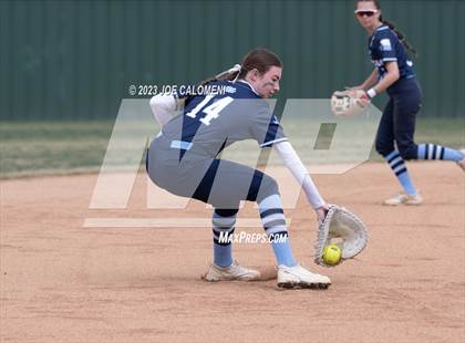 Thumbnail 3 in Lee vs Johnson photogallery.