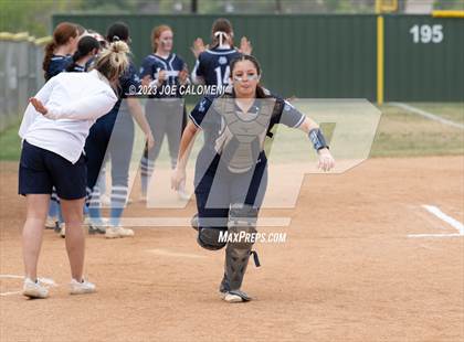Thumbnail 3 in Lee vs Johnson photogallery.