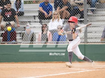 Thumbnail 3 in Lee vs Johnson photogallery.