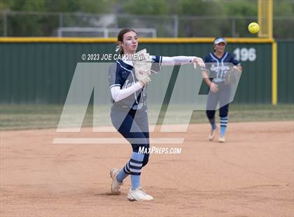 Thumbnail 2 in Lee vs Johnson photogallery.