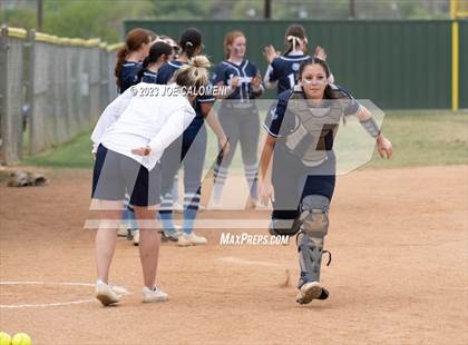 Thumbnail 2 in Lee vs Johnson photogallery.