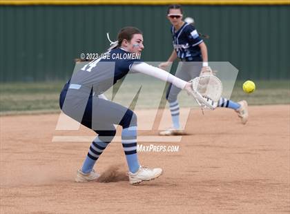 Thumbnail 2 in Lee vs Johnson photogallery.