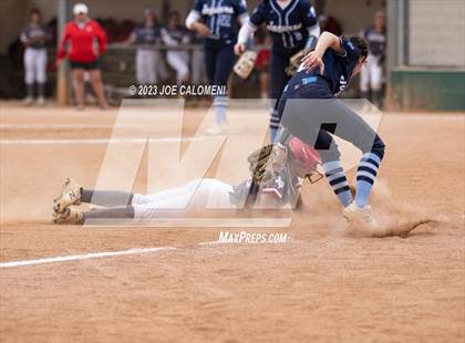 Thumbnail 3 in Lee vs Johnson photogallery.