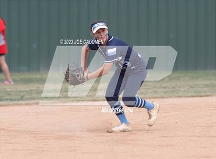 Thumbnail 2 in Lee vs Johnson photogallery.