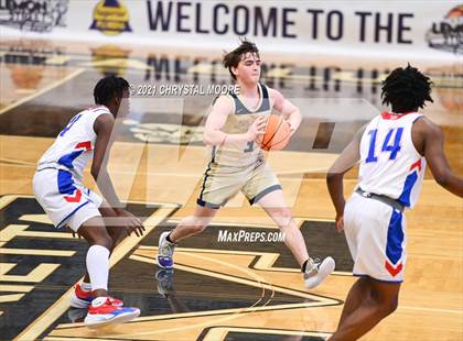 Thumbnail 1 in River Ridge vs. Veterans (Lemon Street Classic) photogallery.