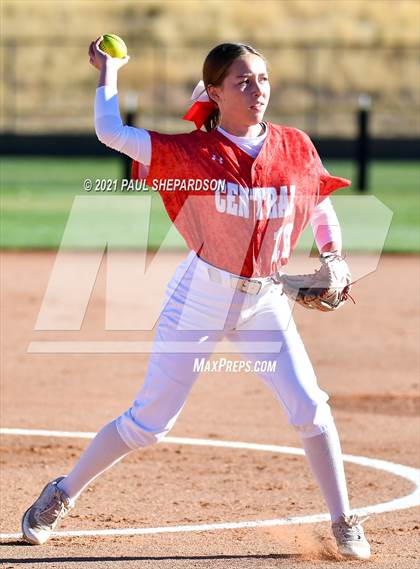 Thumbnail 1 in Chatfield vs. Grand Junction Central  (CHSAA 5A State - 1st Round) photogallery.