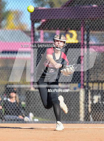 Thumbnail 2 in Chatfield vs. Grand Junction Central  (CHSAA 5A State - 1st Round) photogallery.