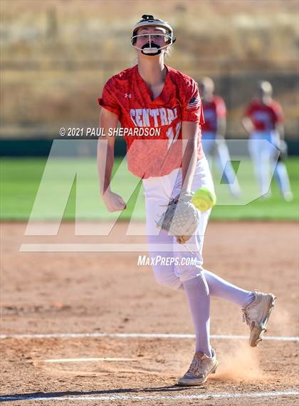 Thumbnail 1 in Chatfield vs. Grand Junction Central  (CHSAA 5A State - 1st Round) photogallery.