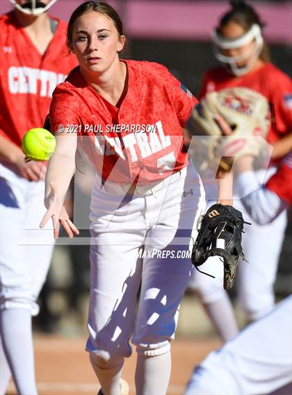 Thumbnail 2 in Chatfield vs. Grand Junction Central  (CHSAA 5A State - 1st Round) photogallery.