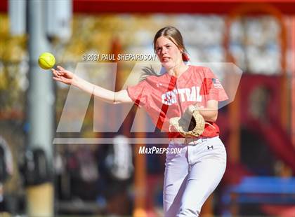 Thumbnail 1 in Chatfield vs. Grand Junction Central  (CHSAA 5A State - 1st Round) photogallery.