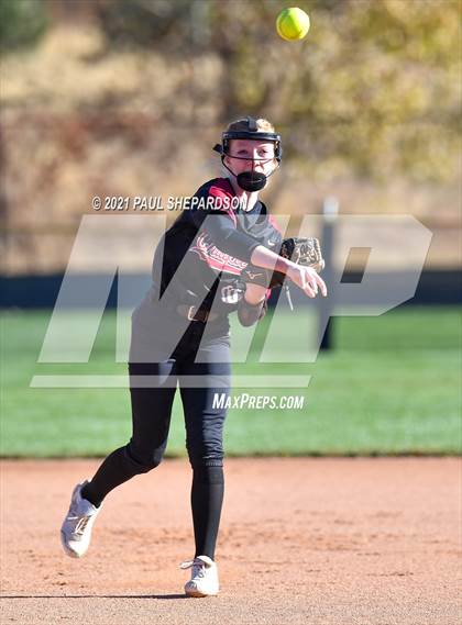 Thumbnail 3 in Chatfield vs. Grand Junction Central  (CHSAA 5A State - 1st Round) photogallery.