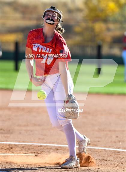 Thumbnail 2 in Chatfield vs. Grand Junction Central  (CHSAA 5A State - 1st Round) photogallery.