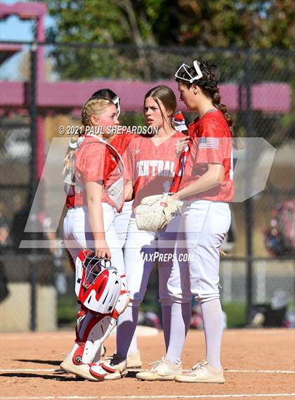 Thumbnail 2 in Chatfield vs. Grand Junction Central  (CHSAA 5A State - 1st Round) photogallery.