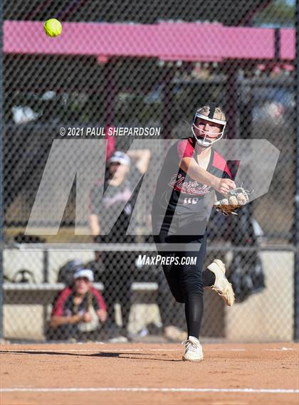 Thumbnail 1 in Chatfield vs. Grand Junction Central  (CHSAA 5A State - 1st Round) photogallery.