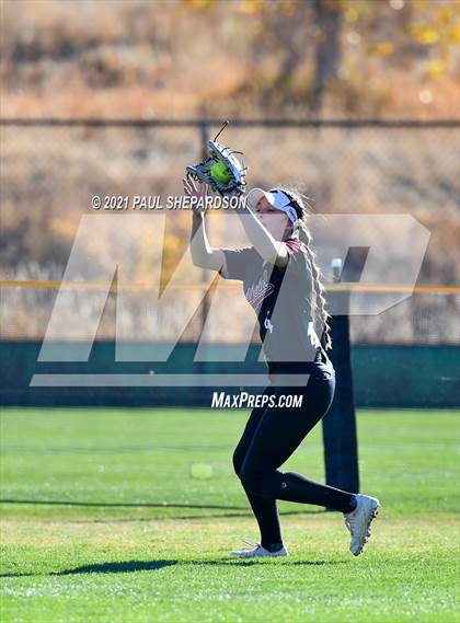 Thumbnail 2 in Chatfield vs. Grand Junction Central  (CHSAA 5A State - 1st Round) photogallery.