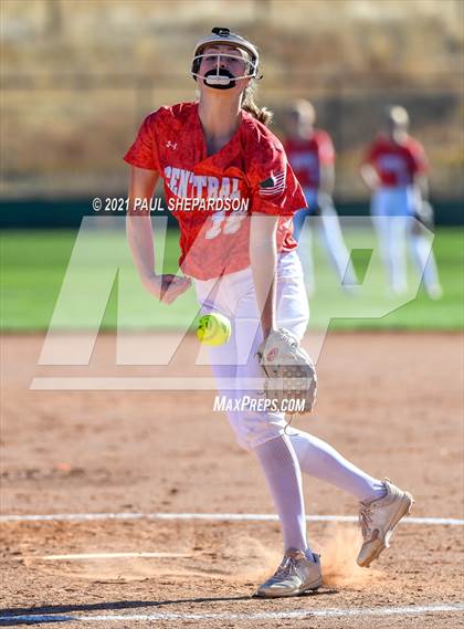 Thumbnail 3 in Chatfield vs. Grand Junction Central  (CHSAA 5A State - 1st Round) photogallery.