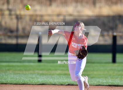 Thumbnail 1 in Chatfield vs. Grand Junction Central  (CHSAA 5A State - 1st Round) photogallery.