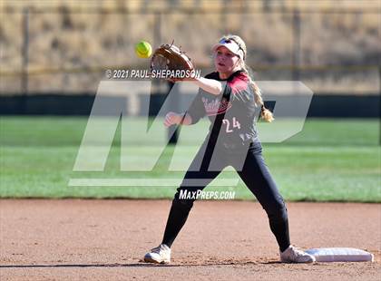 Thumbnail 2 in Chatfield vs. Grand Junction Central  (CHSAA 5A State - 1st Round) photogallery.