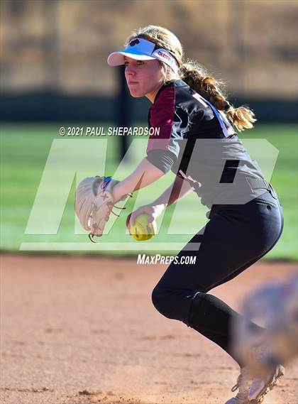 Thumbnail 3 in Chatfield vs. Grand Junction Central  (CHSAA 5A State - 1st Round) photogallery.