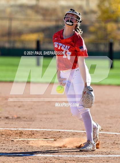 Thumbnail 2 in Chatfield vs. Grand Junction Central  (CHSAA 5A State - 1st Round) photogallery.