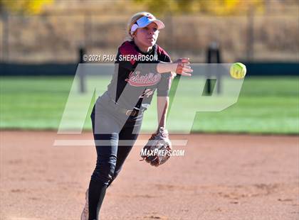 Thumbnail 2 in Chatfield vs. Grand Junction Central  (CHSAA 5A State - 1st Round) photogallery.