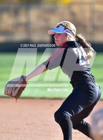 Thumbnail 1 in Chatfield vs. Grand Junction Central  (CHSAA 5A State - 1st Round) photogallery.