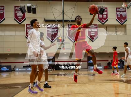 Thumbnail 3 in Bergen Catholic vs Hudson Catholic (Dennis Gregory Memorial Classic) photogallery.
