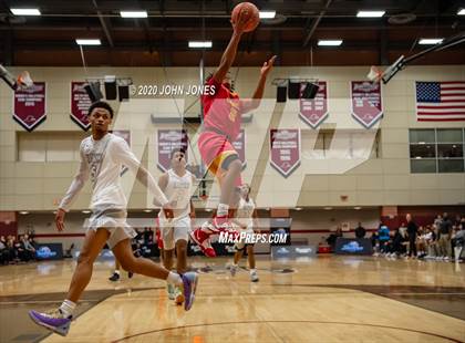Thumbnail 1 in Bergen Catholic vs Hudson Catholic (Dennis Gregory Memorial Classic) photogallery.