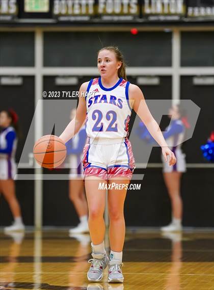 Thumbnail 3 in Lebanon vs. Western Boone (IHSAA 3A Sectional First Round) photogallery.