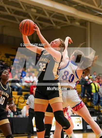 Thumbnail 1 in Lebanon vs. Western Boone (IHSAA 3A Sectional First Round) photogallery.