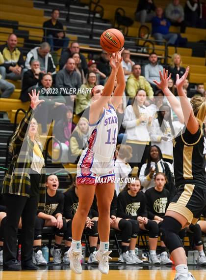 Thumbnail 2 in Lebanon vs. Western Boone (IHSAA 3A Sectional First Round) photogallery.