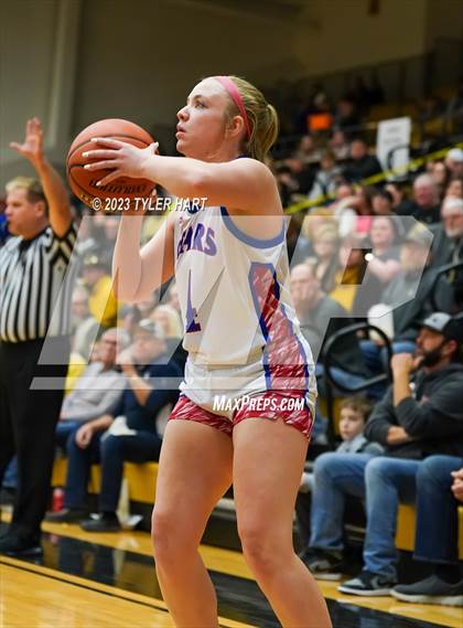 Thumbnail 3 in Lebanon vs. Western Boone (IHSAA 3A Sectional First Round) photogallery.