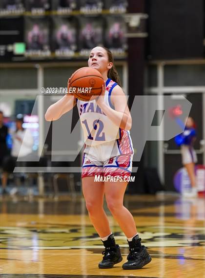 Thumbnail 1 in Lebanon vs. Western Boone (IHSAA 3A Sectional First Round) photogallery.